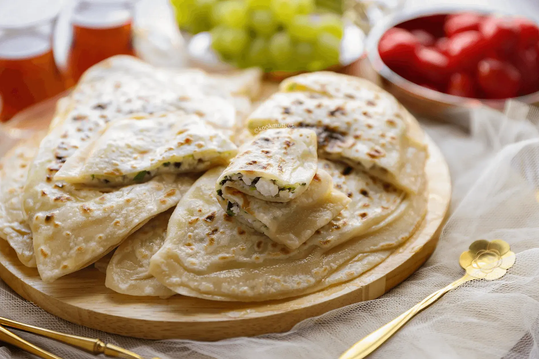 Gozleme on wooden board